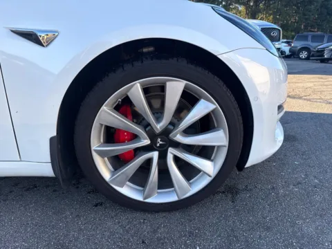 More photos of 2019 Tesla Model 3 Performance at Nissan South Morrow, GA