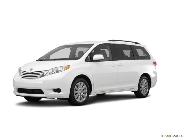 2017 Toyota Sienna XLE's photo