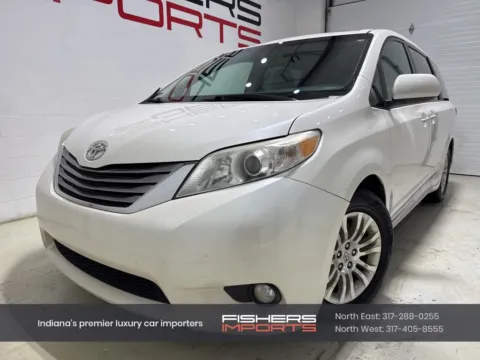 White 2017 Toyota Sienna XLE for sale in Fishers, IN