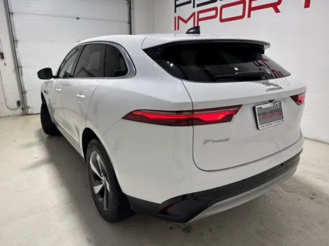 More photos of 2022 Jaguar F-PACE P250 S at Fishers Imports - North East, IN