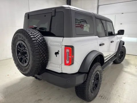 More photos of 2022 Ford Bronco Wildtrak at Fishers Imports - North East, IN