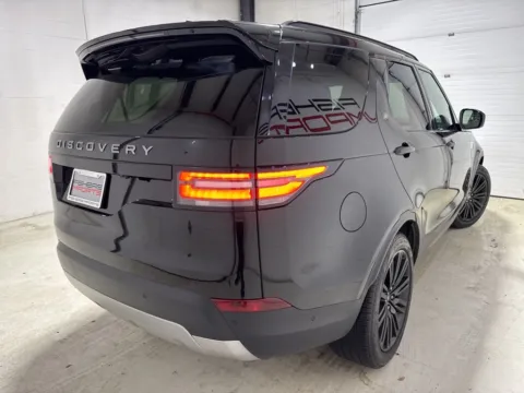 More photos of 2020 Land Rover Discovery HSE at Fishers Imports - North East, IN