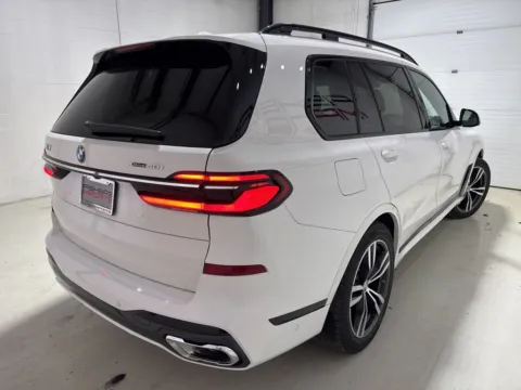 More photos of 2023 BMW X7 xDrive40i at Fishers Imports - North East, IN