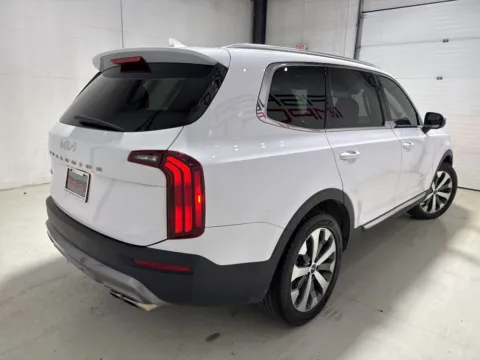 More photos of 2022 Kia Telluride EX at Fishers Imports - North East, IN