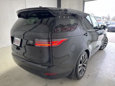 More photos of 2022 Land Rover Discovery S R-Dynamic at Fishers Imports - North East, IN