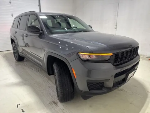 Another view of 2022 Jeep Grand Cherokee L Altitude for sale in Fishers, IN at Fishers Imports - North East