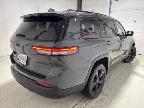 More photos of 2022 Jeep Grand Cherokee L Altitude at Fishers Imports - North East, IN