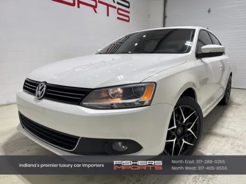 White 2011 Volkswagen Jetta SEL for sale in Fishers, IN