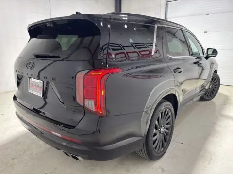More photos of 2024 Hyundai Palisade Calligraphy Night Edition at Fishers Imports - North East, IN