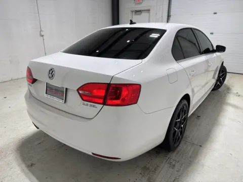 More photos of 2011 Volkswagen Jetta SEL at Fishers Imports - North East, IN