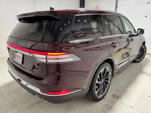 More photos of 2022 Lincoln Aviator Reserve at Fishers Imports - North East, IN