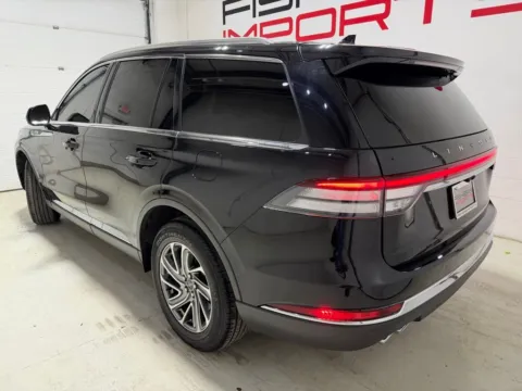 More photos of 2023 Lincoln Aviator Livery at Fishers Imports - North East, IN