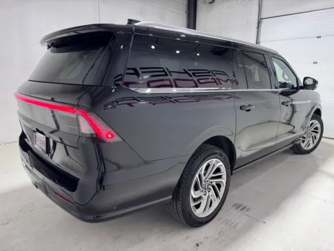 More photos of 2025 Lincoln Navigator L Reserve at Fishers Imports - North East, IN