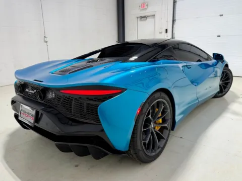 More photos of 2023 McLaren Artura at Fishers Imports - North East, IN