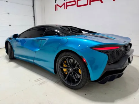 More photos of 2023 McLaren Artura at Fishers Imports - North East, IN