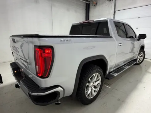 More photos of 2019 GMC Sierra 1500 SLT at Fishers Imports - North East, IN