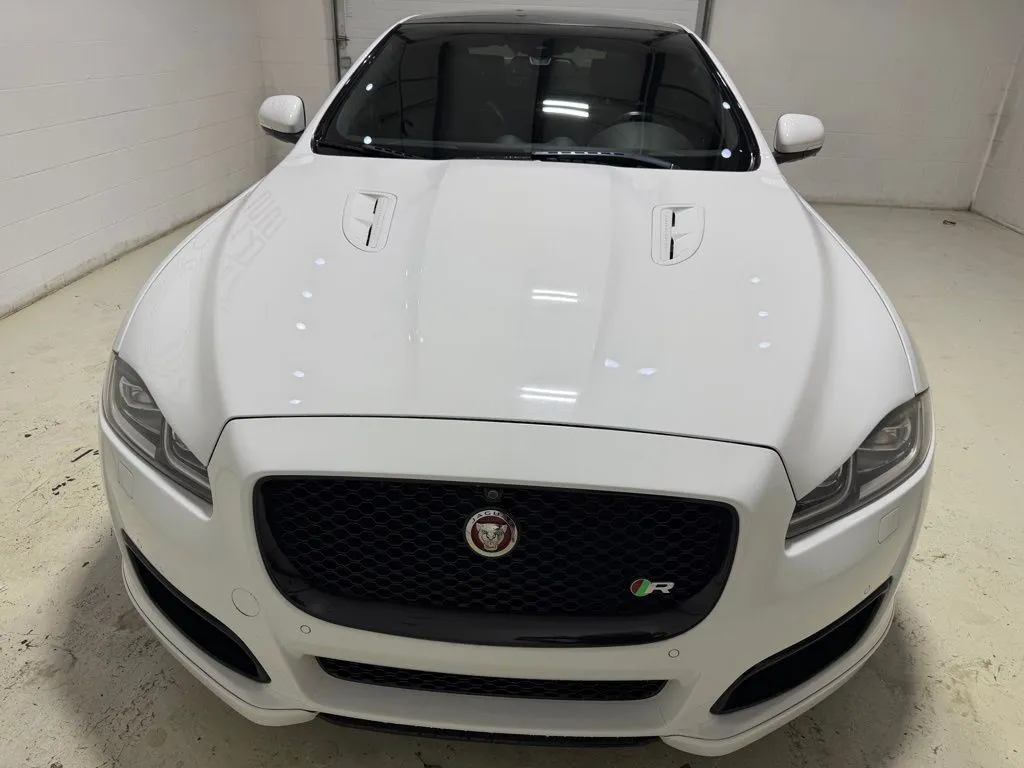 2016 Jaguar XJ R - Photo 4