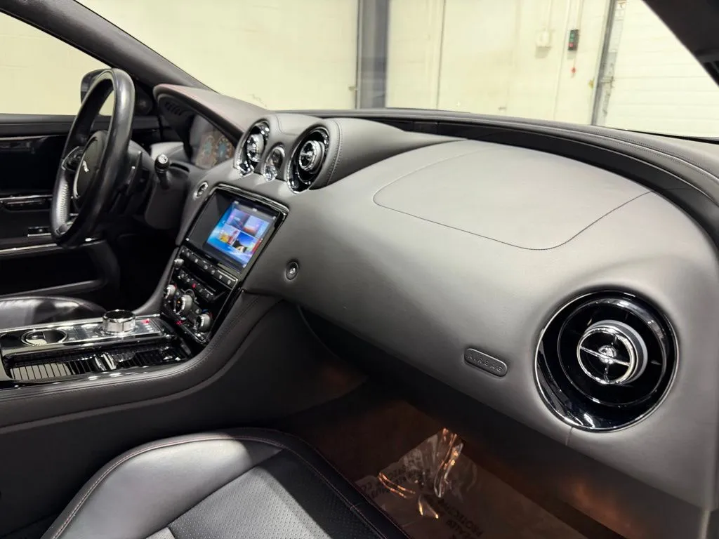 2016 Jaguar XJ R - Photo 45