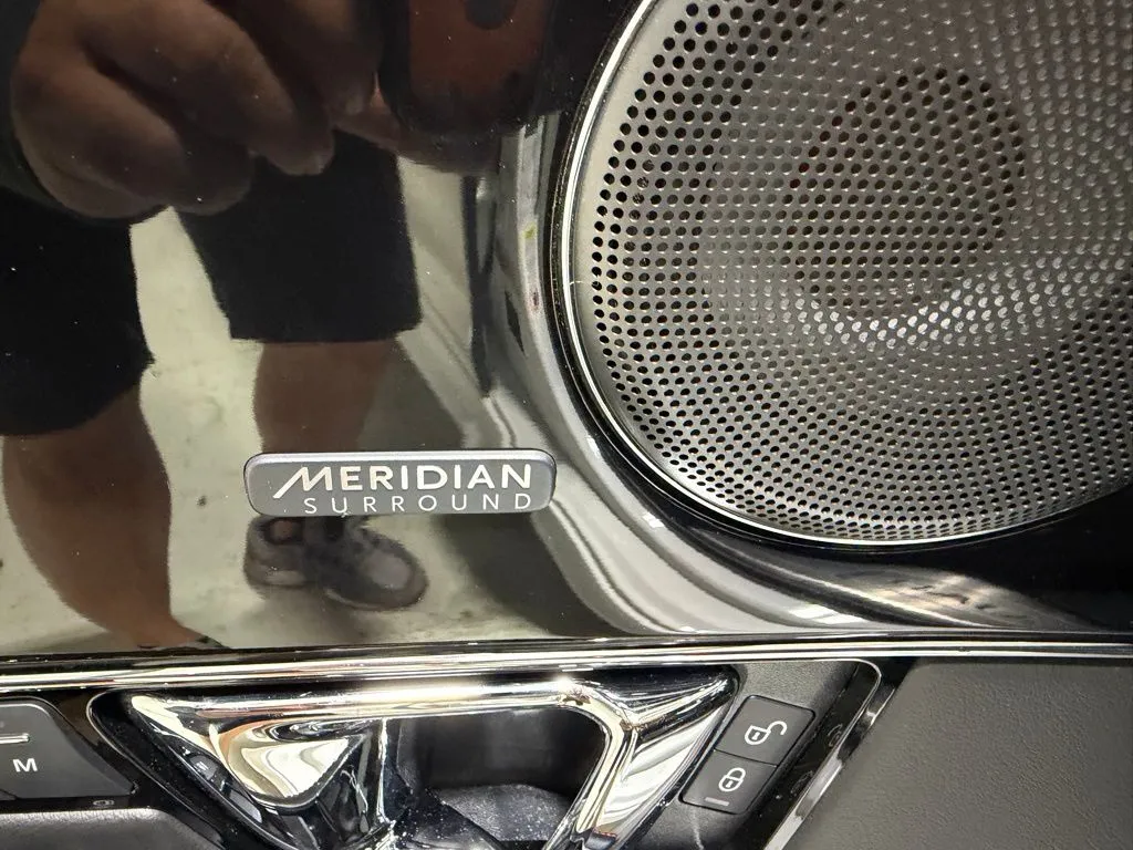 2016 Jaguar XJ R - Photo 30
