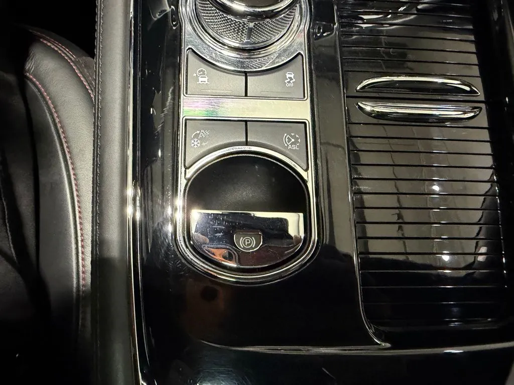 2016 Jaguar XJ R - Photo 19