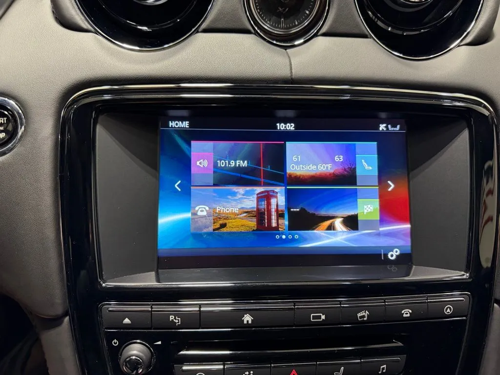 2016 Jaguar XJ R - Photo 15