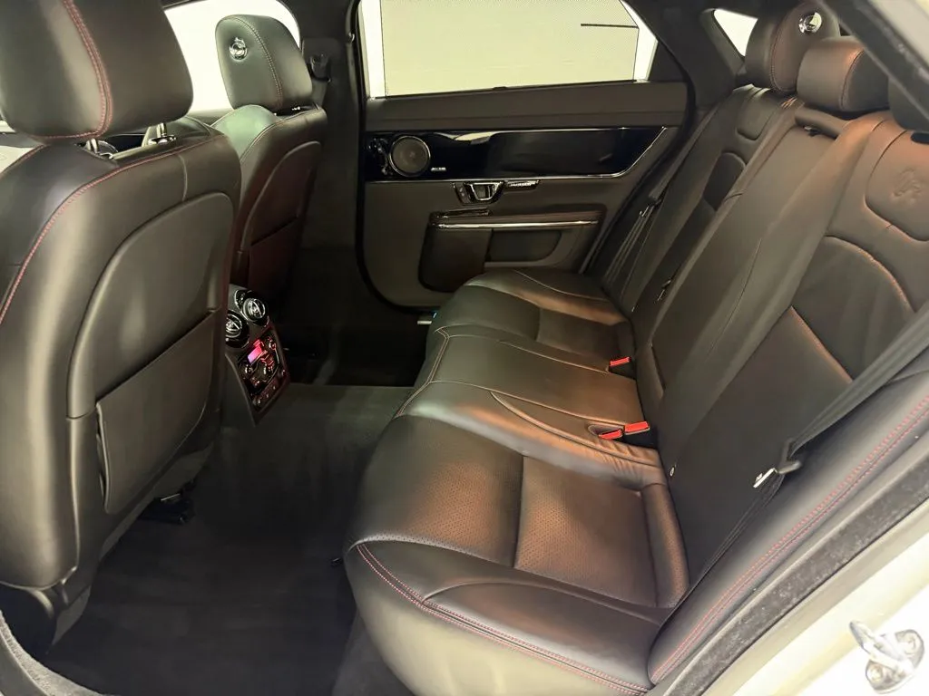 2016 Jaguar XJ R - Photo 32