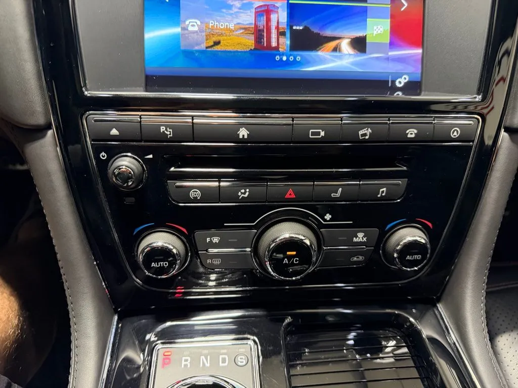 2016 Jaguar XJ R - Photo 16