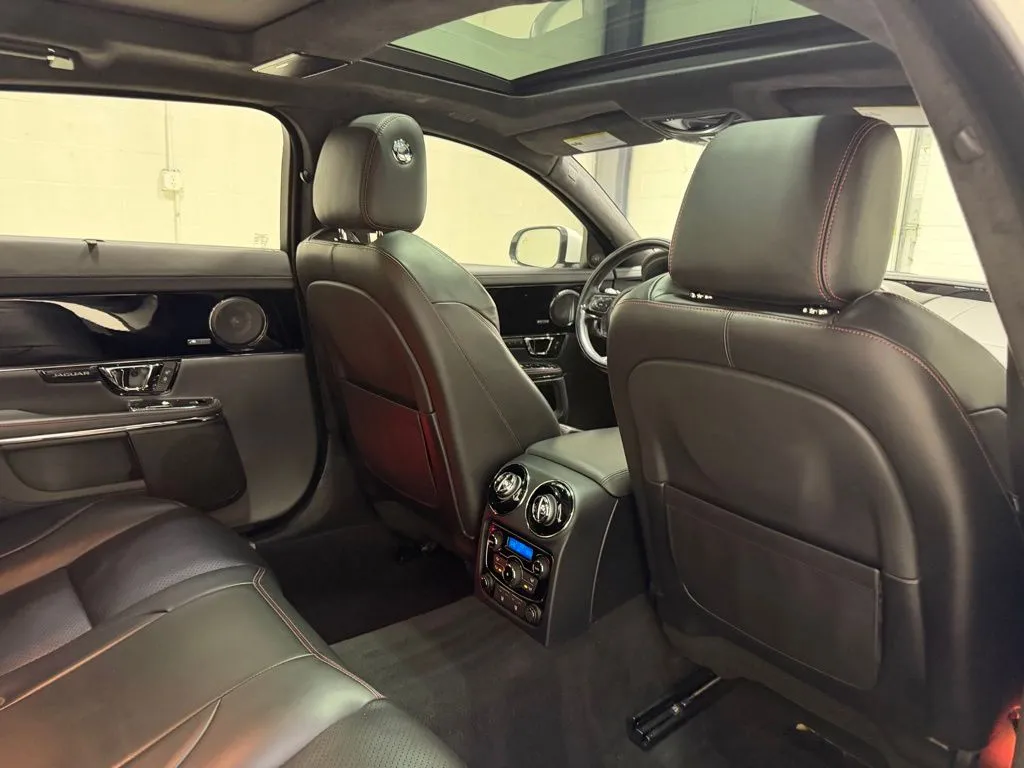 2016 Jaguar XJ R - Photo 41