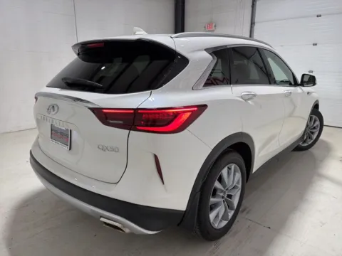 More photos of 2022 INFINITI QX50 LUXE at Fishers Imports - North East, IN
