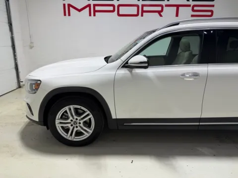 More photos of 2022 Mercedes-Benz GLB 250 at Fishers Imports - North East, IN