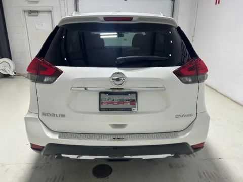 More photos of 2017 Nissan Rogue SV at Fishers Imports - North East, IN
