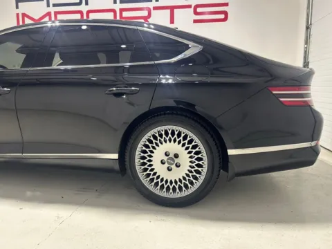 More photos of 2022 Genesis G80 2.5T at Fishers Imports - North East, IN