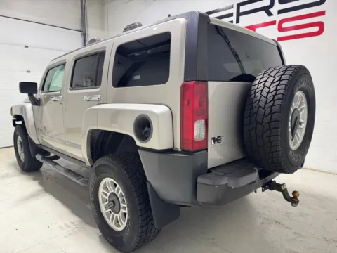 More photos of 2006 Hummer H3 at Fishers Imports - North East, IN