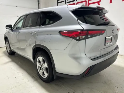 More photos of 2020 Toyota Highlander LE at Fishers Imports - North East, IN