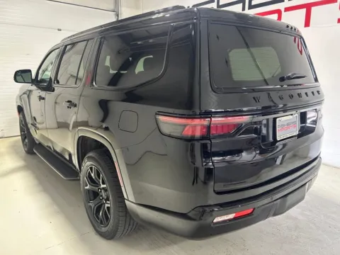 More photos of 2023 Jeep Wagoneer Series II at Fishers Imports - North East, IN