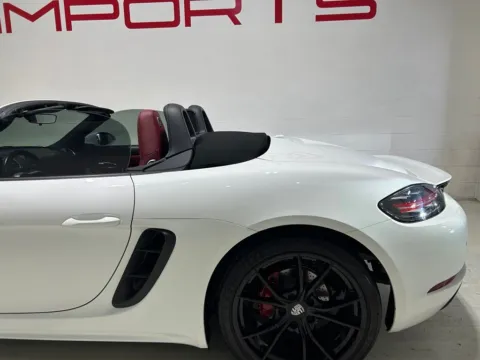 More photos of 2019 Porsche 718 Boxster at Fishers Imports - North East, IN