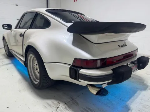 More photos of 1986 Porsche 911 Carrera at Fishers Imports - North East, IN