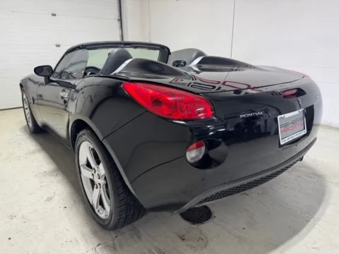 More photos of 2006 Pontiac Solstice at Fishers Imports - North East, IN