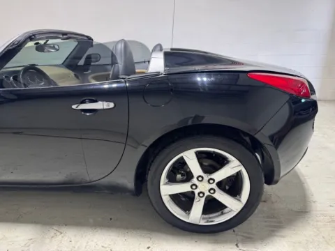 More photos of 2006 Pontiac Solstice at Fishers Imports - North East, IN