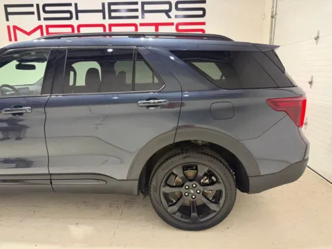 More photos of 2024 Ford Explorer ST-Line at Fishers Imports - North East, IN