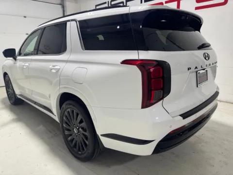 More photos of 2025 Hyundai Palisade Calligraphy Night Edition at Fishers Imports - North East, IN