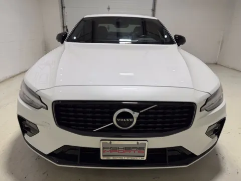 More photos of 2021 Volvo S60 T5 R-Design at Fishers Imports - North East, IN