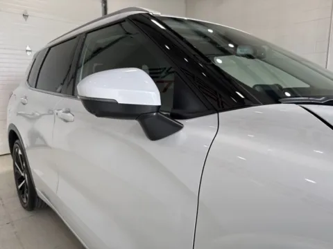 More photos of 2023 Mitsubishi Outlander SEL Black Edition at Fishers Imports - North East, IN