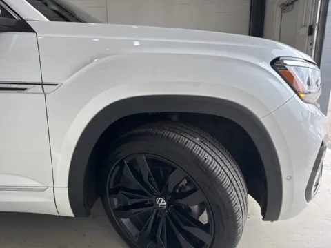 More photos of 2022 Volkswagen Atlas Cross Sport 3.6L V6 SEL Premium R-Line at Fishers Imports - North East, IN