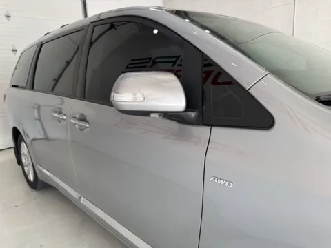 More photos of 2016 Toyota Sienna Limited Premium at Fishers Imports - North East, IN