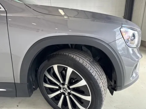 More photos of 2022 Mercedes-Benz GLB 250 at Fishers Imports - North East, IN