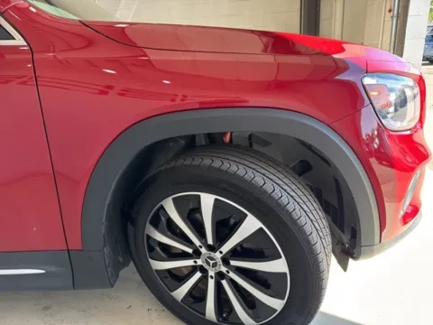 More photos of 2021 Mercedes-Benz GLB 250 at Fishers Imports - North East, IN