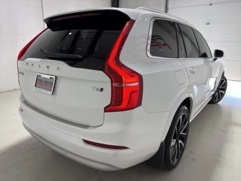 More photos of 2022 Volvo XC90 T6 Momentum at Fishers Imports - North East, IN