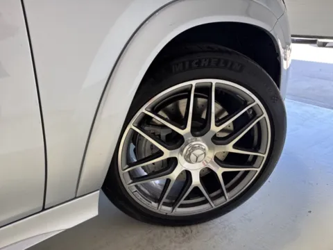 More photos of 2024 Mercedes-Benz GLE 53 AMG at Fishers Imports - North East, IN