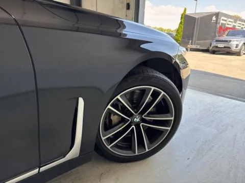More photos of 2022 BMW 7 Series 750i xDrive at Fishers Imports - North East, IN
